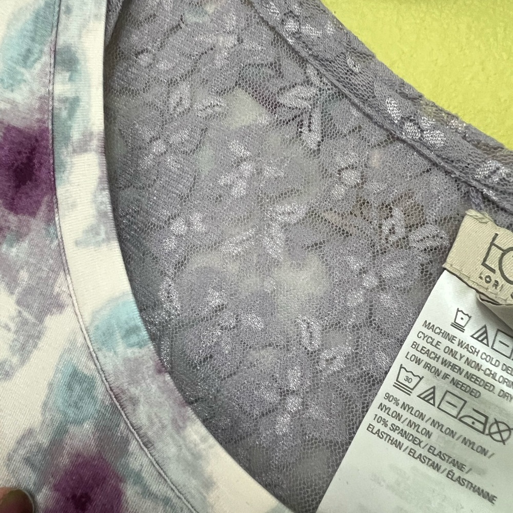LOGO by Lori Goldstein Purple, lavender, blue and White Tunic And Lace Tank. - Picture 14 of 14